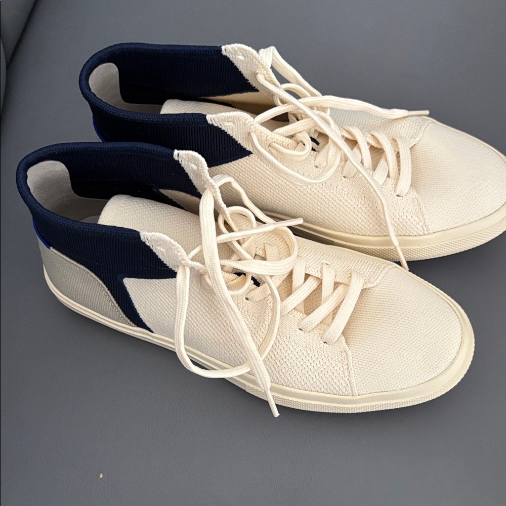 Rothy's Men's Cream and Navy Sneakers